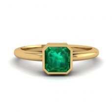 Elegante anillo de esmeralda cuadrada en oro amarillo de 18 quilates