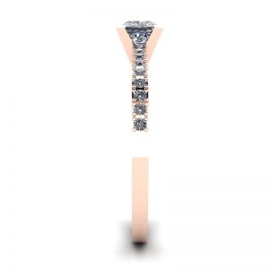 Anillo de diamantes talla princesa en V con pavé lateral en oro rosa - Photo 2