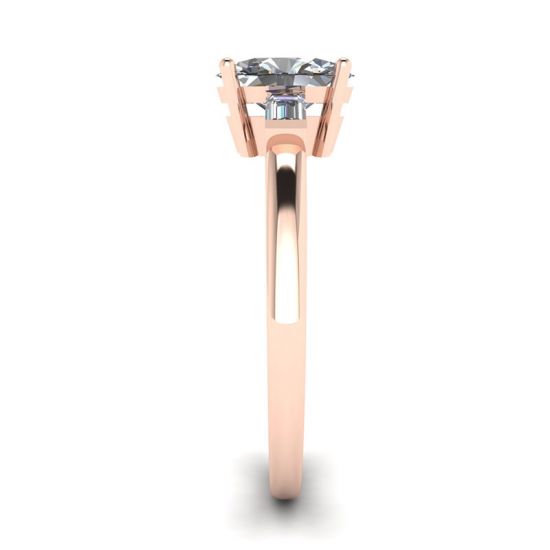 Anillo de oro rosa con diamantes laterales baguettes ovalados, More Image 1