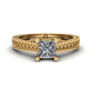 Anillo Estilo Oriental Diamantes Corte Princesa Oro Amarillo 18K