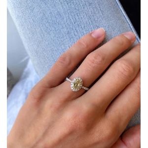 Anillo de diamante amarillo ovalado de 1,13 ct con halo de diamantes - Photo 4