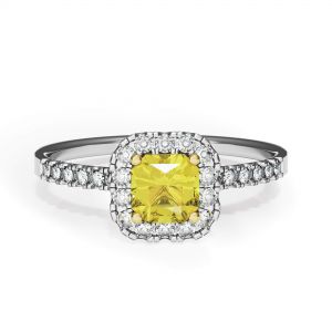 Anillo de diamantes amarillos con halo de cojín de 1/2 quilate