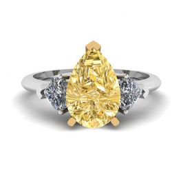 Anillo de 1 quilate de diamante amarillo pera con 2 corazones