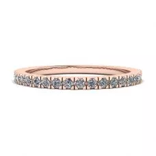 Anillo de eternidad clásico de diamantes pequeños en oro rosado de 18 k