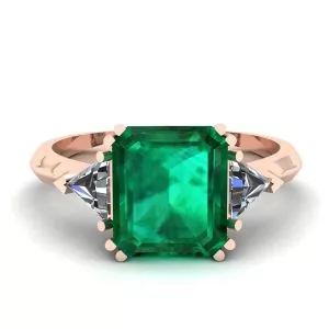 Anillo de Esmeralda de 3 quilates con Triángulo de Diamantes en Oro Rosa
