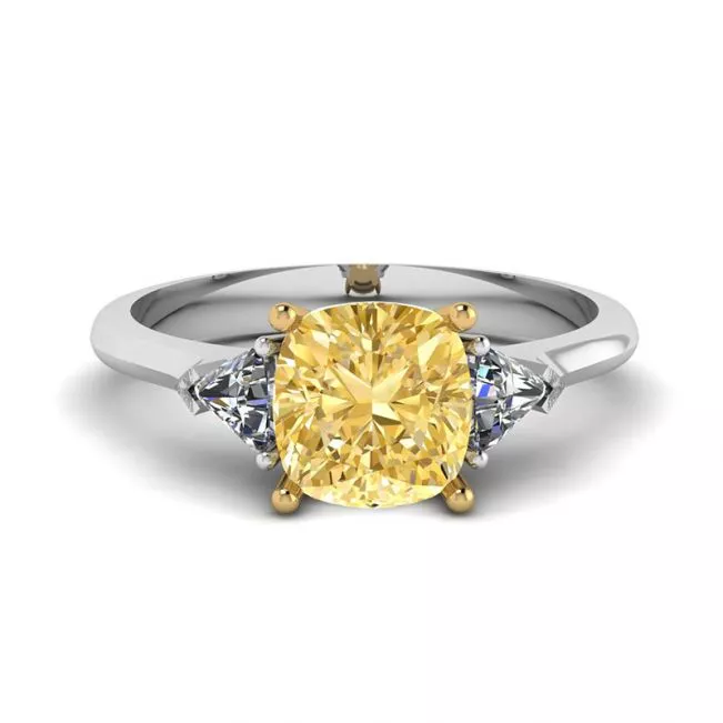 Anillo de diamante amarillo cojín de 1 quilate con trillones laterales